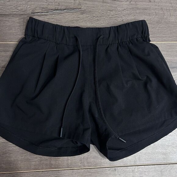 lululemon athletica Pants - Stroll at Sundown Wovenair short 3”